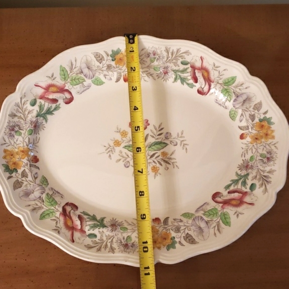 Royal Doulton Bone China Stratford oval Platter EUC - Picture 3 of 7